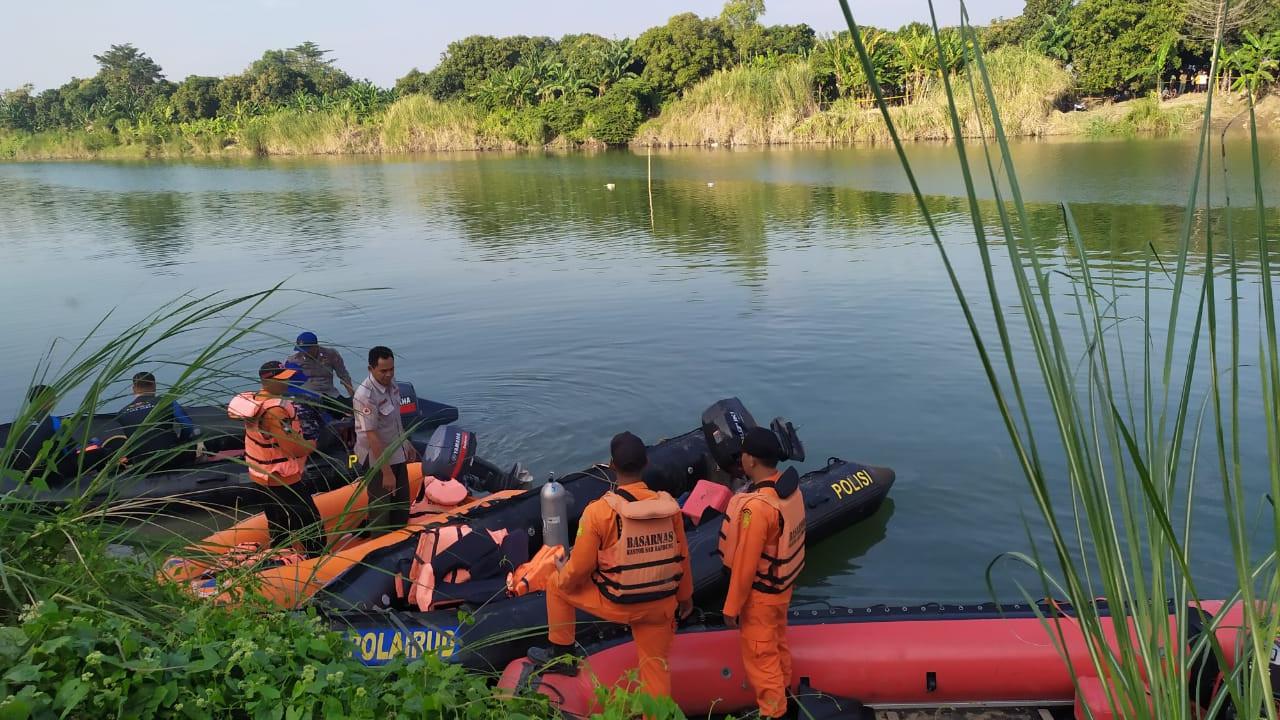Tim SAR gabungan lanjutkan pencarian korban pesawat Cessna yang jatuh di Indramayu, Selasa (23/7/2019). (dok Basarnas)