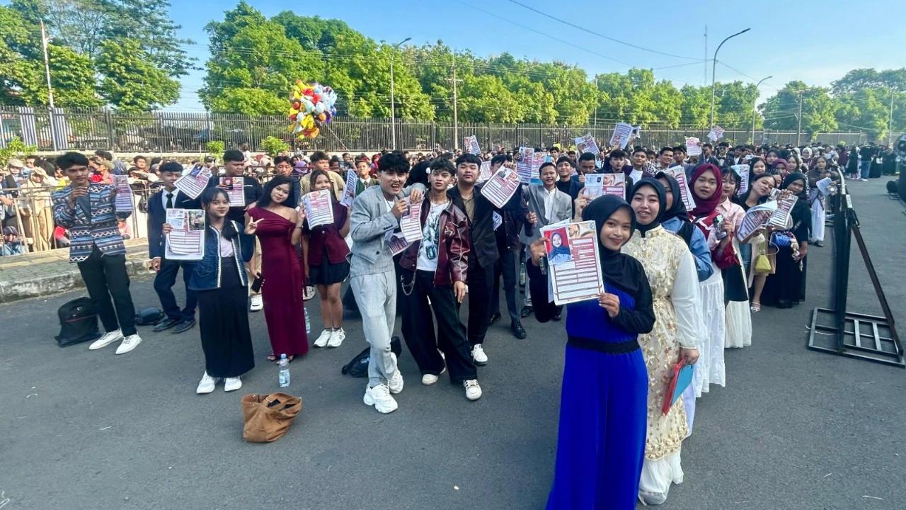 Warga Cirebon, Banten hingga Sumatra Berbondong-bondong Ikutan Audisi Offline D'Academy 8 di Cirebon