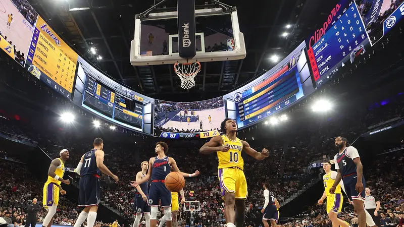 NBA: Tanpa Doncic, Lakers Kembali ke Jalur Kemenangan dengan Lumat Clippers