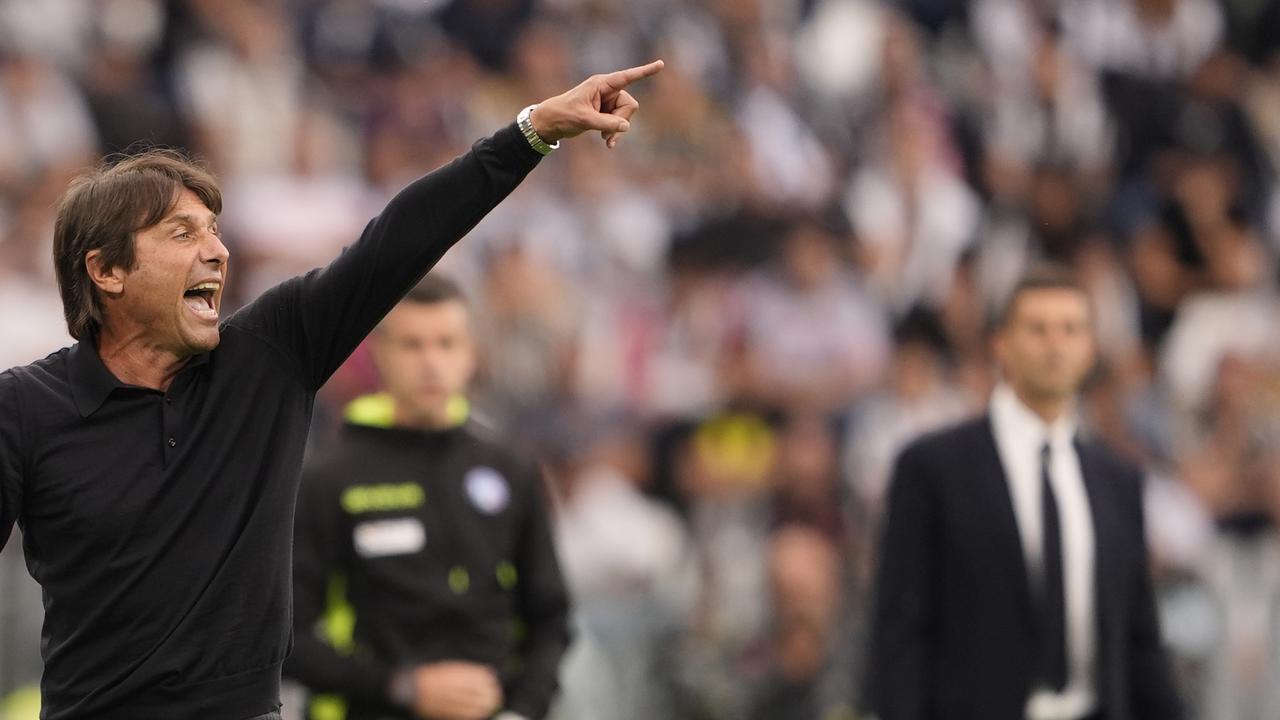 Membandingkan Gaya Bermain Antonio Conte dengan Pelatih Top Serie A