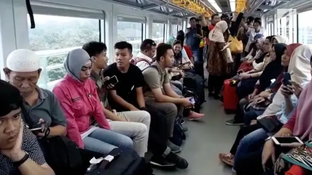 VIDEO: Antusiasme Warga Mencoba LRT Palembang