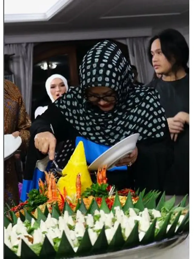 6 Potret Mayangsari di Ultah Tutut Soeharto ke-75, Kumpul Bareng Keluarga Cendana