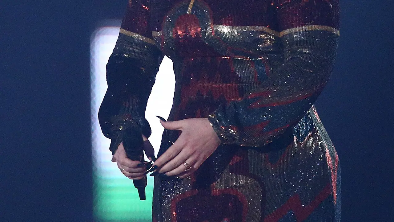 [Bintang] Adele