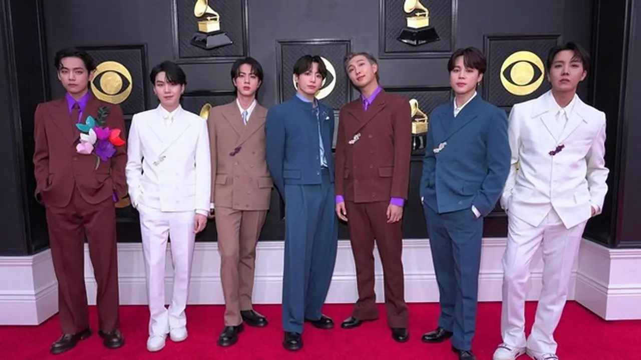 8 Potret BTS di Grammy Awards 2022, Tampil Menawan hingga Raih Standing Ovation