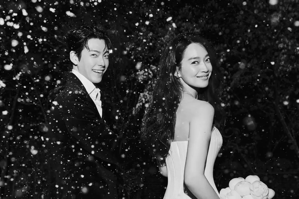Shin Min Ah dan Kim Woo Bin