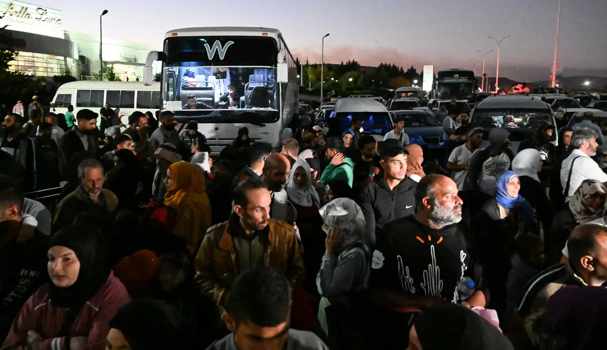 Di sisi lain, dalam sebuah pernyataan, Kementerian Kesehatan Suriah mengatakan pihaknya menyediakan layanan medis dan darurat bagi mereka yang datang dari Lebanon. (LOUAI BESHARA/AFP)