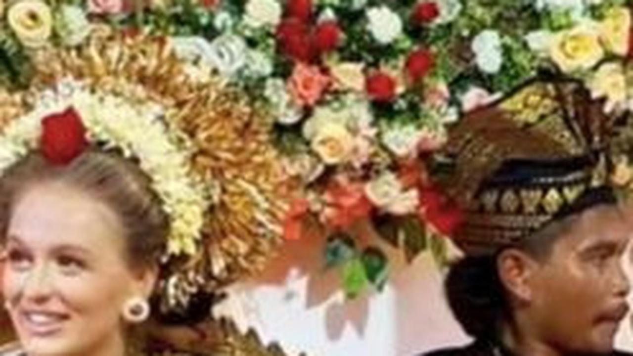 Meriah, Momen Pernikahan Pria Kampung Asal Lombok dengan Bule Cantik dari Australia