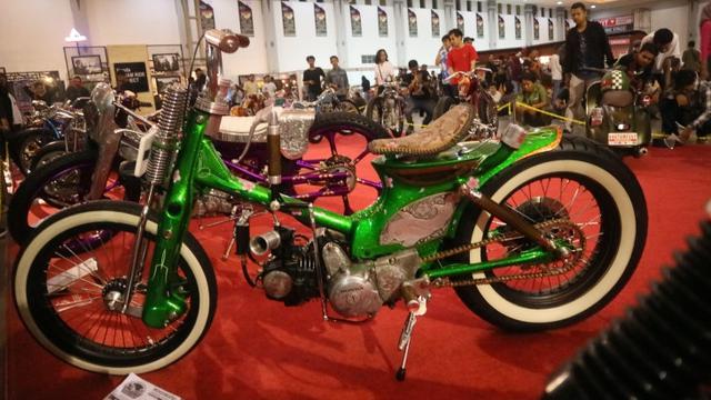 Tampilan Keren Motor-Motor Bebek Kustom di Kustomfest 2018
