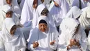 Dalam kegiatan tersebut , ratusan jemaah hadir serba pakaian putih. (merdeka.com/Arie Basuki)
