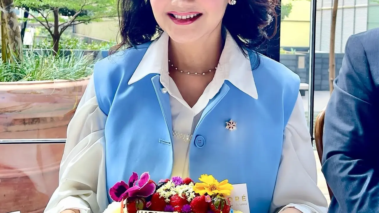 Pilihan Model Kalung Bella Saphira, Tampak Mewah dan Elegan