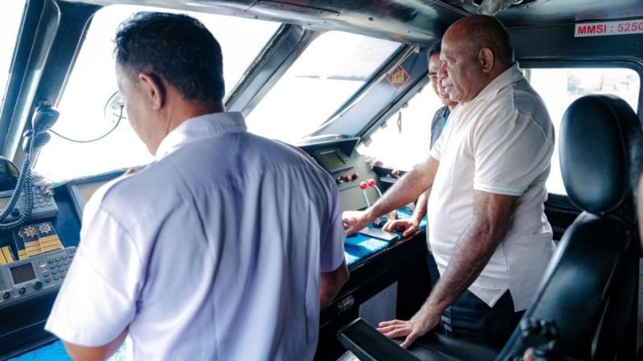 Gubernur Fakhiri Siapkan Transportasi Laut Terpadu Papua, Dorong Ekonomi Pesisir