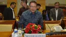Menteri Agama Lukman Hakim mengikuti rapat yang membahas alokasi Anggaran Pendapatan dan Belanja Negara Perubahan (APBN-P) Tahun 2015 Hasil pembahasan Badan Anggaran DPR-RI dengan Komisi VIII DPR, Jakarta, Rabu (11/2). (Liputan6.com/Andrian M Tunay)