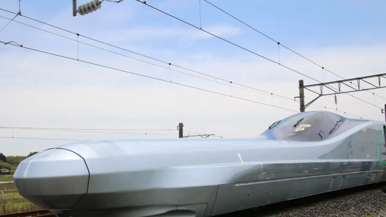 ALFA-X,desain kereta cepat terbaru Jepang yang mampu melaju hingga 400 kilometer per jam (AFP/JIJI Press)