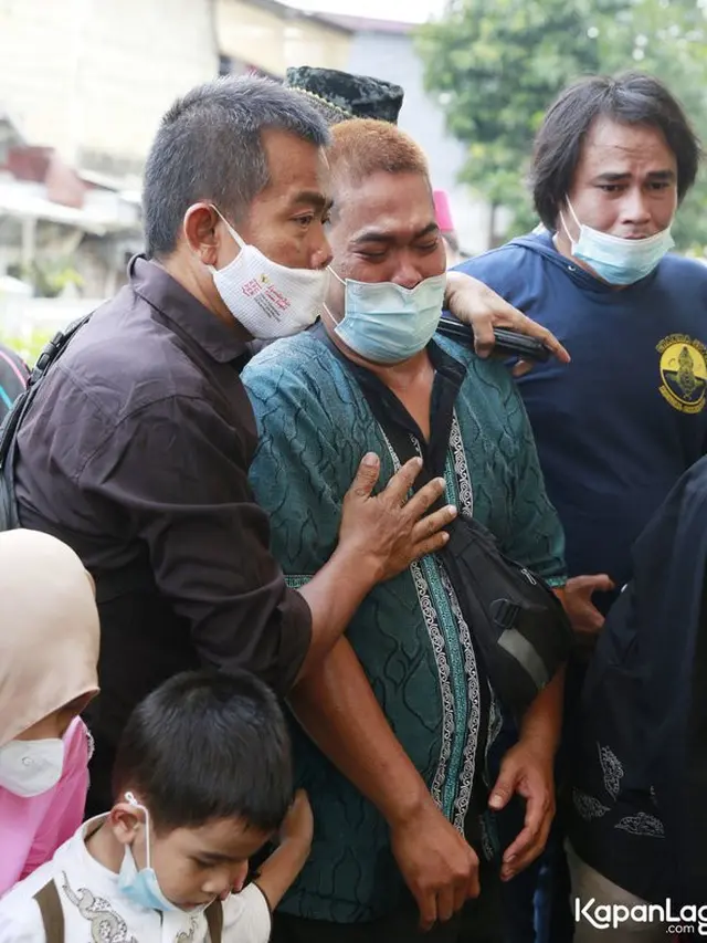 6 Momen Pemakaman Aktor Senior Urip Arphan, Diiringi Isak Tangis Keluarga