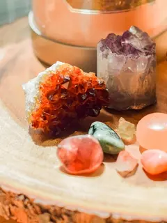 Baik untuk kesehatan kulit, ini 5 jenis healing crystal yang wajib dimiliki. (Foto: Unsplash).