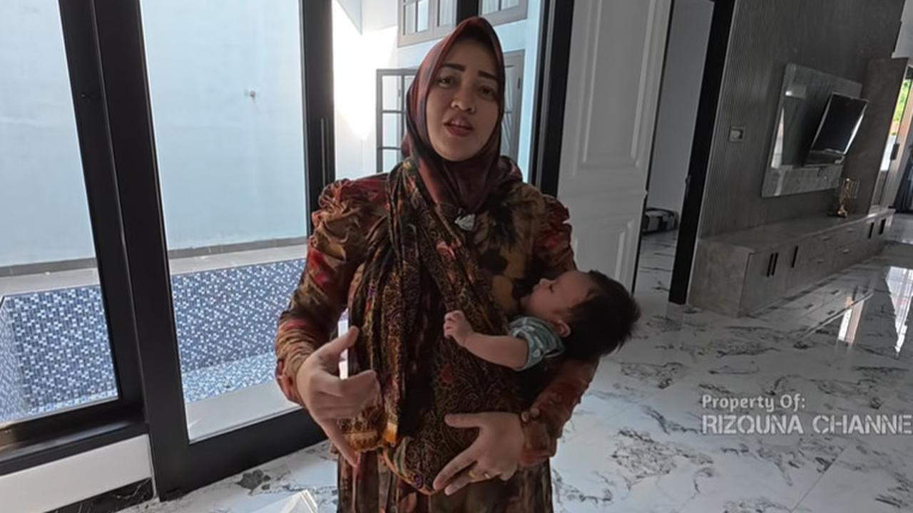 Bikin Melongo Potret Rumah Mewah Bak Istana di Pelosok Kampung, Milik CEO Cantik, Dapurnya Bikin Syok