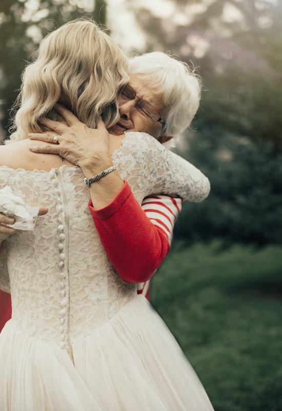 Baju pengantin nenek yang dipakai Jordyn untuk pernikahannya/copyright Kortney J Photography