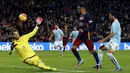 Proses terjadinya gol striker Barcelona, Neymar, ke gawang Celta Vigo pada laga La Liga di Stadion Camp Nou, Spanyol, Minggu (14/2/2016). Barcelona berhasil menaklukan Celta Vigo 6-1. (Reuters/Albert Gea)