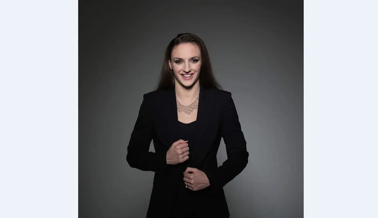 Katinka Hosszu mengenal renang dari sang kakek, Laszlo Bakos, yang melatihnya hingga berusia 13 tahun. (Bola.com/Instagram/KatinkaHosszu)