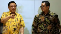 Agung Laksono dan Mahyudin saat rapat pleno di Jakarta, Selasa (14/3). Partai Golkar sendiri berniat mengambil langkah hukum karena partai berlambang beringin ini disebut 'kecipratan' duit korupsi e-KTP. (Liputan6.com/Johan Tallo)