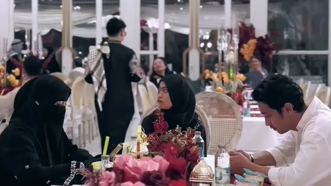 Potret Ummi Pipik dan anak-anak (Sumber: Instagram/_ummi_pipik_)