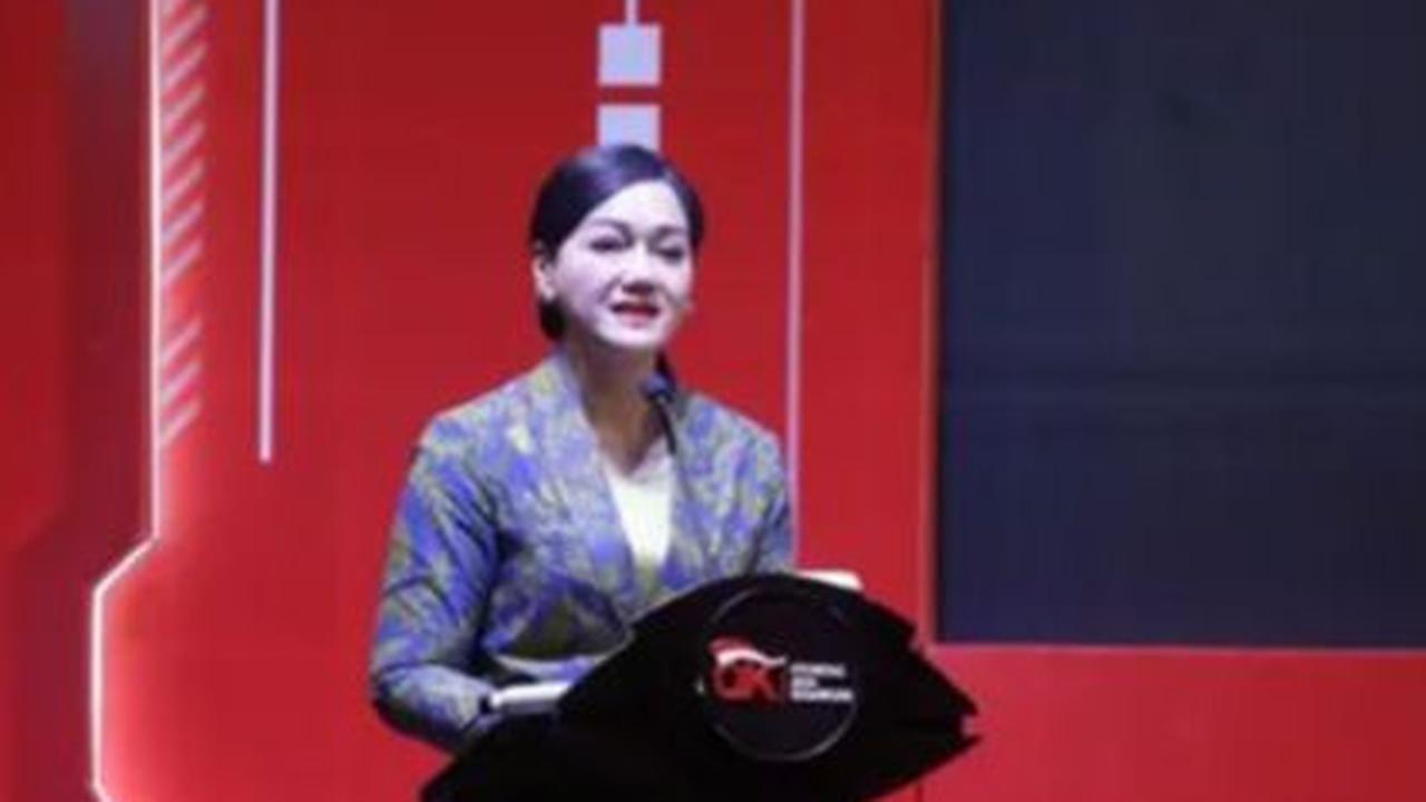 "Jadi hati-hati deh jangan mengundur aplikasi, jangan sembarang membuka kalau memang itu kita tidak yakin," tutup Kiki.<br>