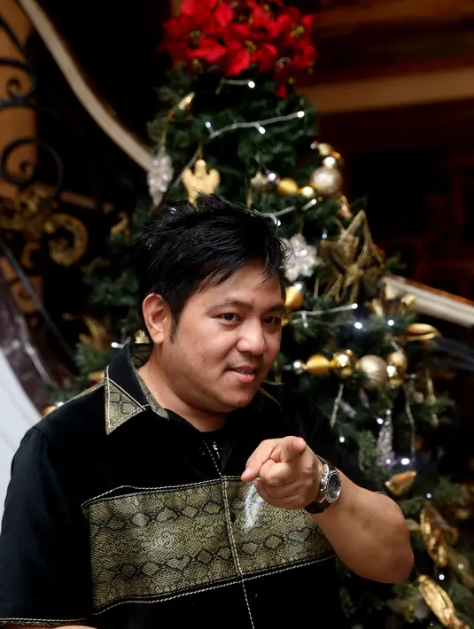 Rupanya sudah sejak lama  Steven Rumangkang memiliki kecurigaan terhadap sang istri yang memiliki pria idaman lain. Hal itu pun semakin diperkuat dengan munculnya foto-foto mesra Angel Karamoy dan Pasha Ungu. (Andy Masela/Bintang.com)