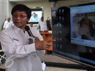 Kepala Kantor Kota Administrasi Jakarta Barat, Sumanto saat peluncuran Aplikasi Lintas (Layanan dan Informasi Tanpa Batas) di Kantor Badan Pertanahan Nasional (BPN), Jakarta Barat, Kamis (4/2/2016). (Liputan6.com/Johan Tallo)