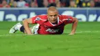 Wes Brown merupakan bek tengah andalan Manchester United saat kepelatihan Sir Alex Ferguson di tahun 2000-an. Namun, dari banyaknya prestasi yang ia peroleh, Brown ternyata tercatat sebagai bek yang sering melakukan gol bunuh diri, dengan jumlah enam kali dari 232 penampilannya. (AFP/Andrew Yates)