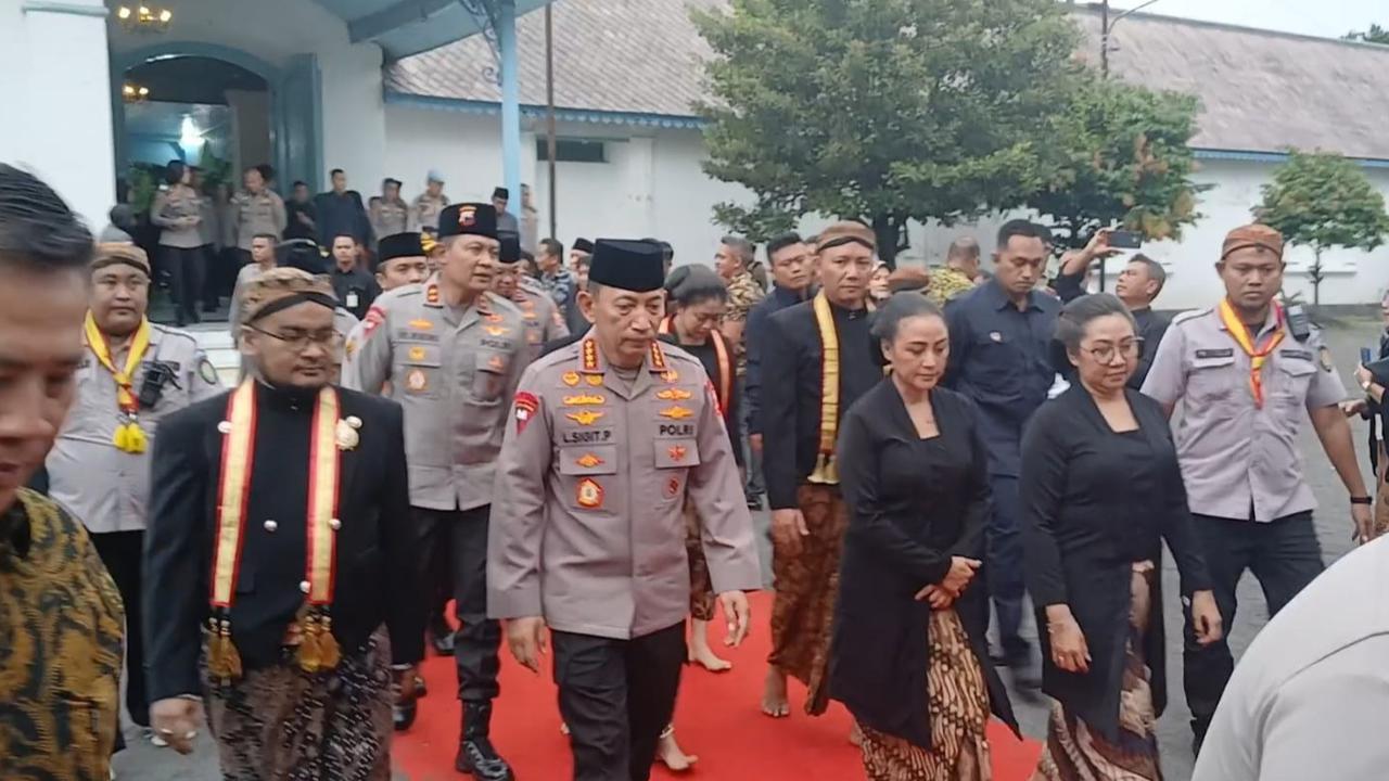 Kapolri Pastikan Pengamanan Pemakaman Raja Surakarta PB XIII