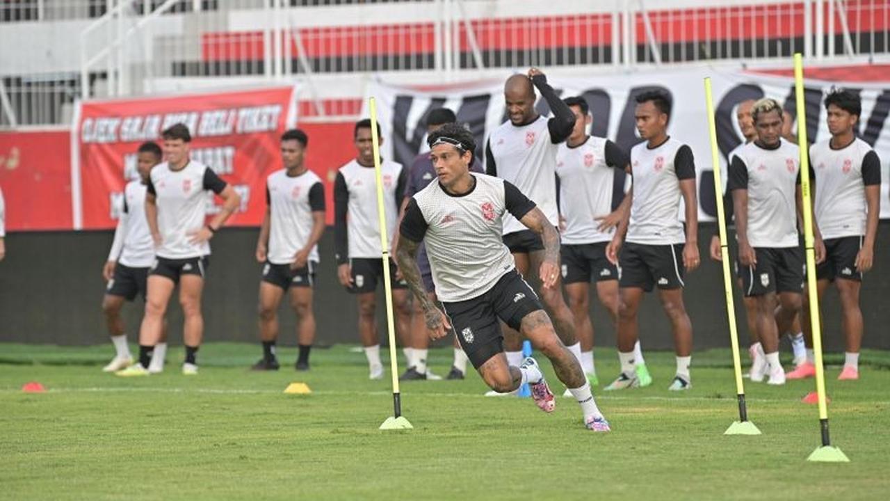 Malut United Penuh Motivasi Hadapi Borneo FC di Kandang, Hendri Susilo Optimis Raih Poin Penuh