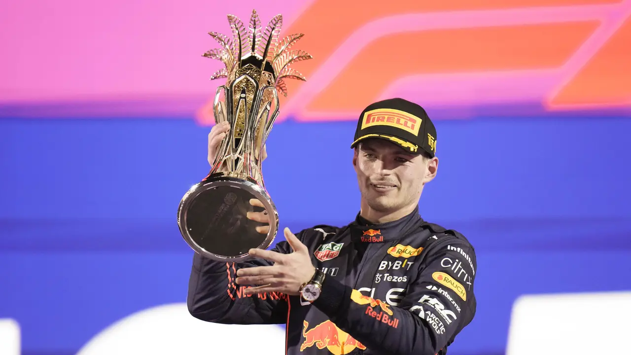 Foto: Menangi Duel Sengit Atas Charles Leclerc, Max Verstappen Jawara F1 GP Arab Saudi