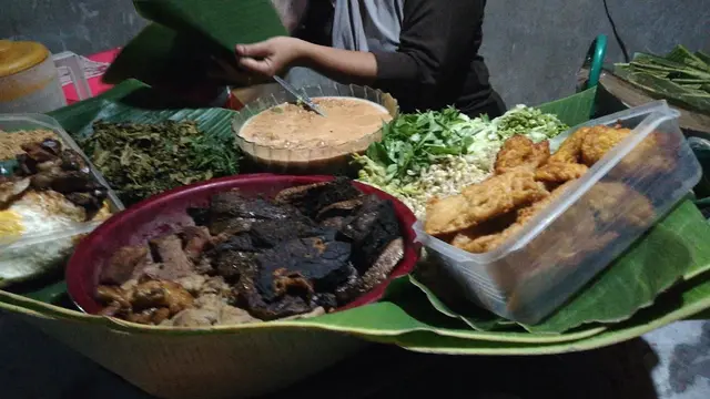 Rekomendasi Tempat Makan Pecel di Madiun