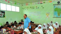 Kepala Badan Gizi Nasional (BGN) Dadan Hindayana memantau langsung pelaksanaan MBG. Foto: BGN