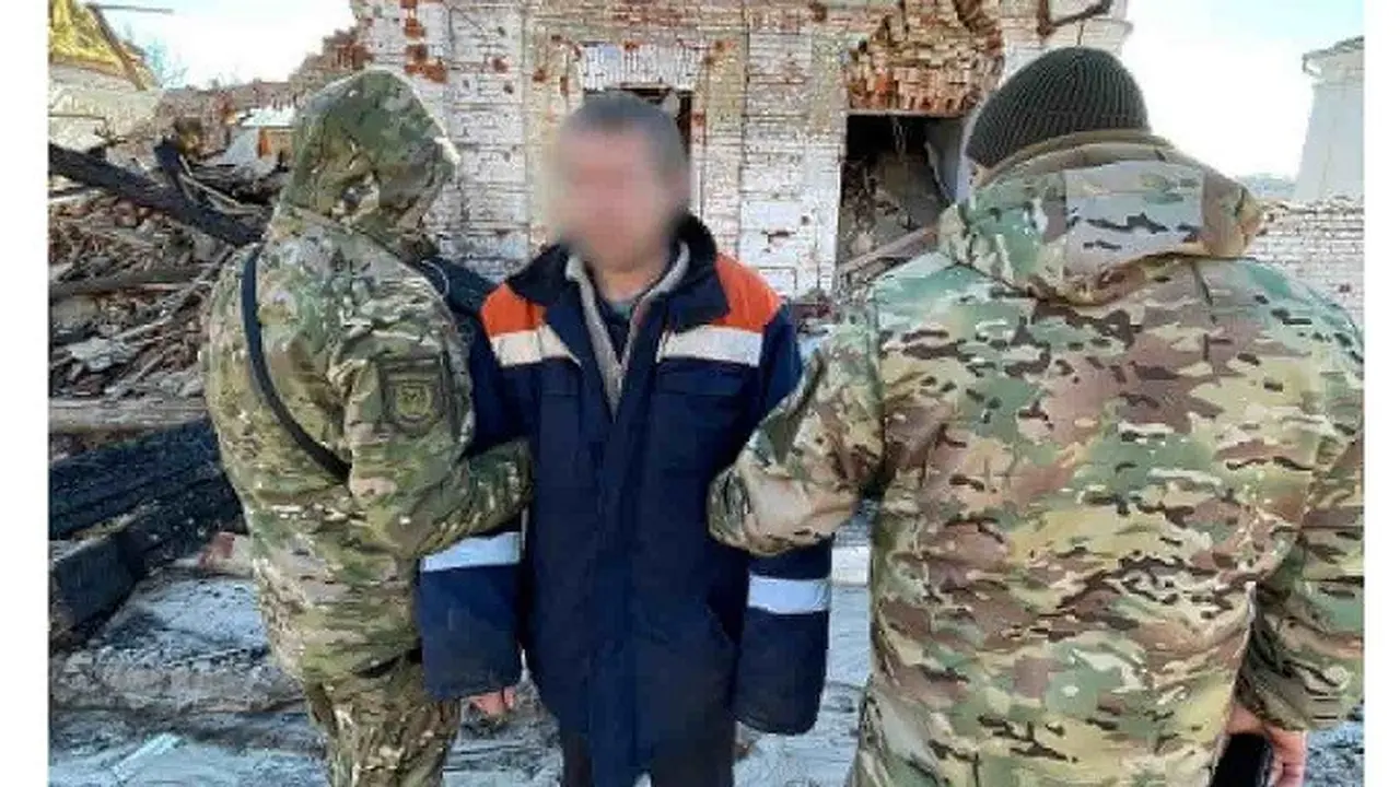 Seorang tentara Rusia berhasil bersembunyi sekitar enam bulan di gedung-gedung yang ditinggalkan setelah pembebasan wilayah Kharkiv oleh Ukraina. (Dok. hk.npu.gov.ua)