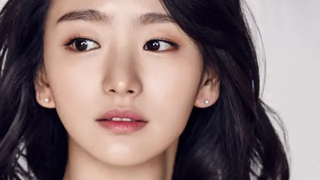 Won Jin Ah  (Soompi)