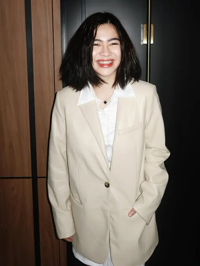 Sempat Jatuh Sakit, Ini 6 Potret Felicya Angelista Kembali Bekerja
