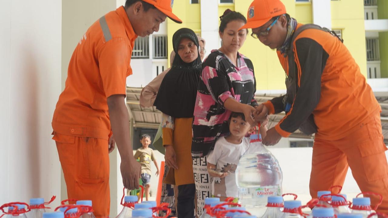 MUI DKI Jakarta Gandeng Le Minerale, Salurkan Bantuan Galon Air Mineral pada Korban Kebakaran Manggarai