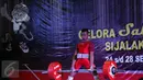 Lifter Lampung, Viky Aryanto saat mengangkat beban seberat 291kg di kelas 66 kg putra PON XIX di GOR Sabilulungan, Kab Bandung, Minggu (25/9). Viky merebut emas di kelas 66 kg dengan total angkatan 798 kg. (Liputan6.com/Helmi Fithriansyah)