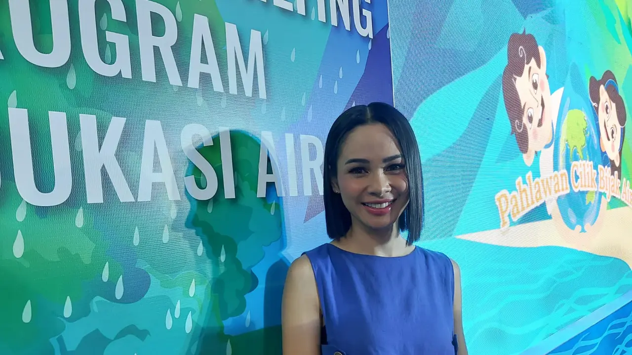 Andien ajari anak hemat air sejak dini