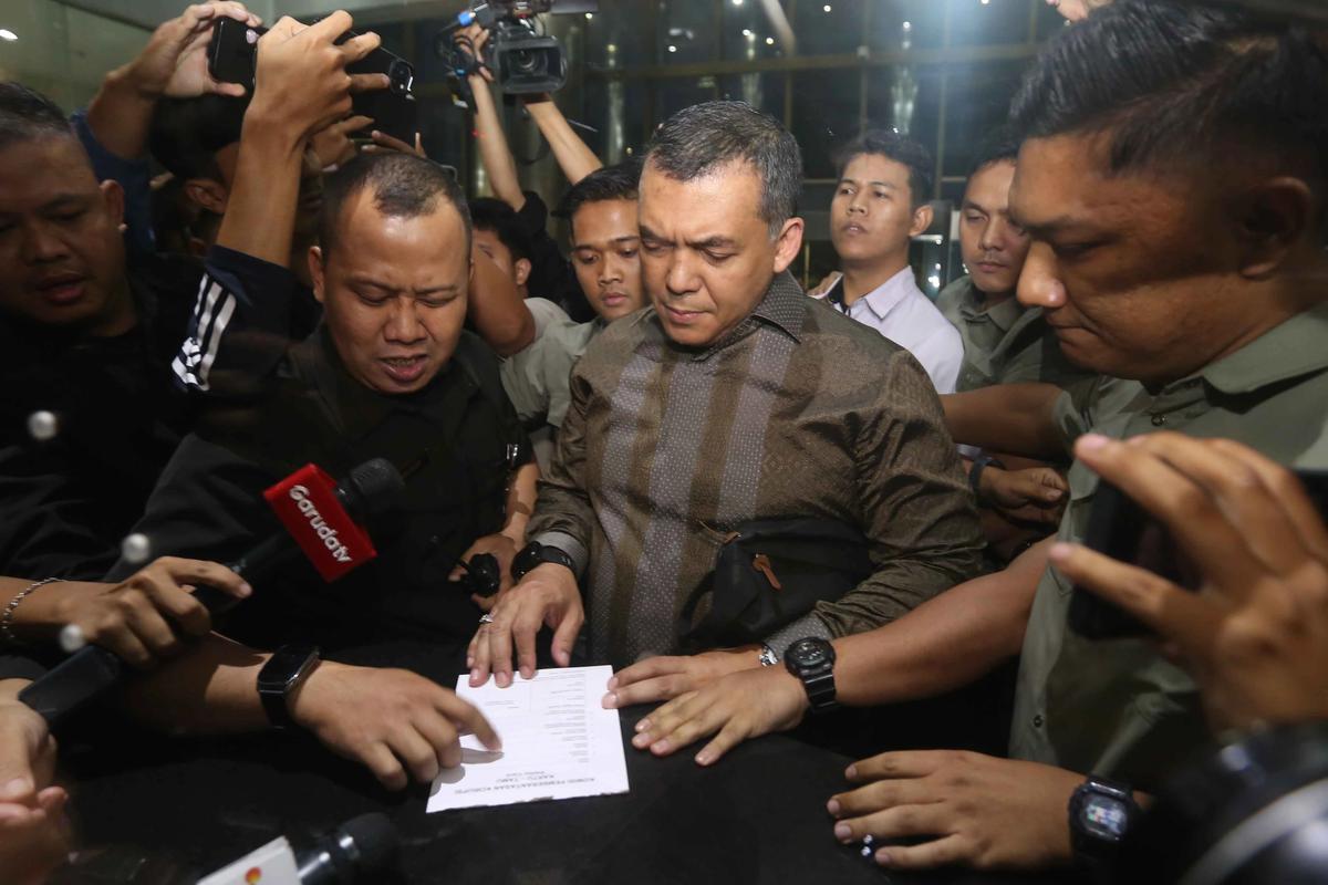 FOTO: Silmy Karim Datangi KPK Usai Dicari Penyidik