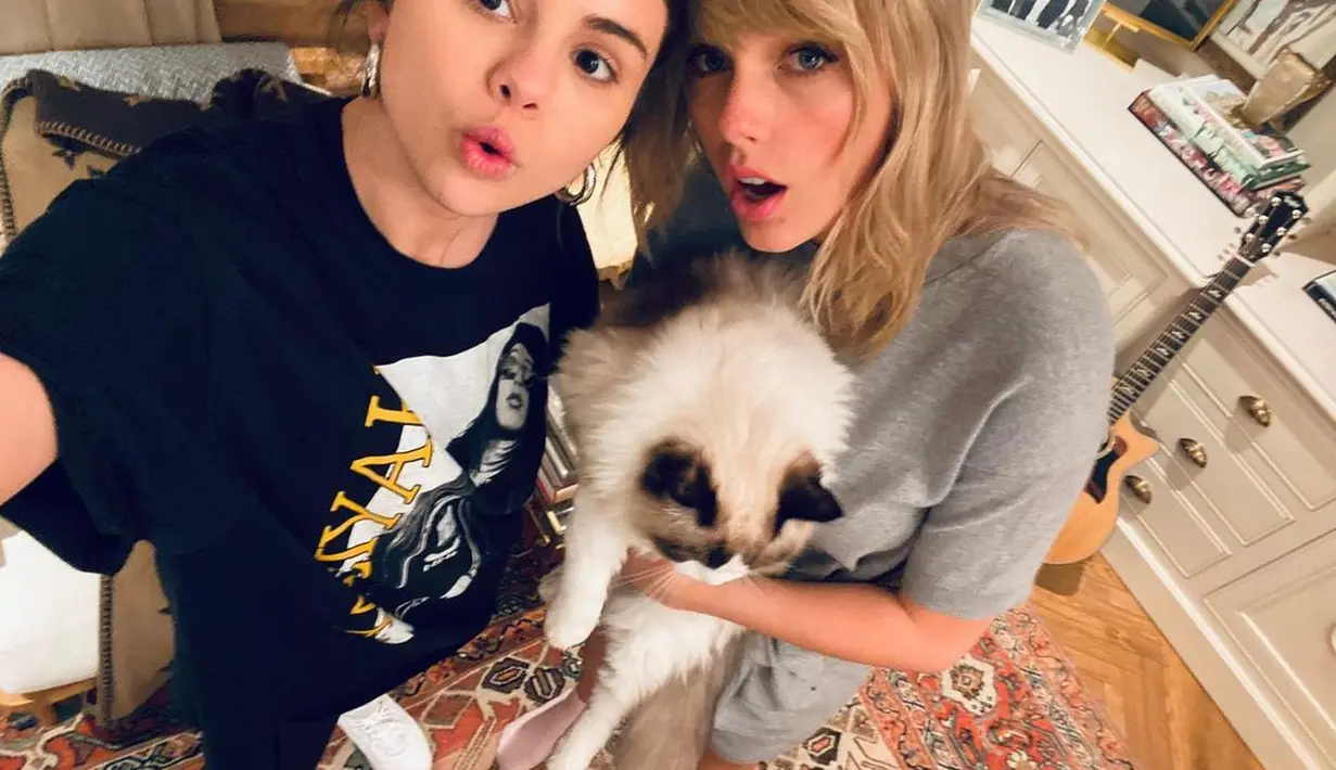 Selena Gomez dan Taylor Swift. (Instagram/selenagomez).
