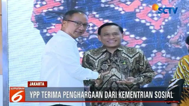 Penghargaan yang diberikan oleh Mensos Agus Gumiwang Kartasasmita ini diterima Direktur Utama Indosiar yang sekaligus Ketua Umum YPP.