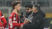 Pelatih AC Milan, Sergio Conceicao, memuji penampilan Joao Felix pada laga debutnya bersama I Rossoneri. Felix sukses menyumbangkan satu gol saat AC Milan membungkam AS Roma dengan skor 3-1, pada perempat final Coppa Italia di San Siro, Kamis (6/2/2025) dini hari WIB. (AP Photo/Antonio Calanni)
