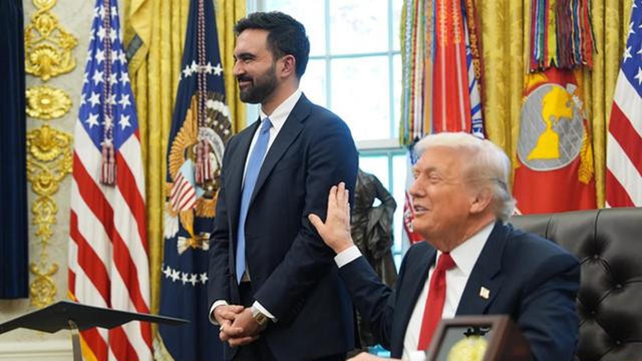 Zohran Mamdani Sah Jadi Wali Kota Muslim Pertama New York City Usai Disumpah di atas Al-Qur'an
