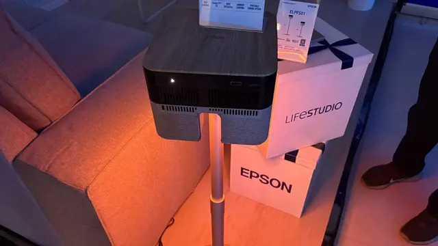Epson Hadirkan Proyektor Lifestudio Terbaru, Dilengkapi Speaker Bose hingga Bisa Jadi Lampu Ruangan
