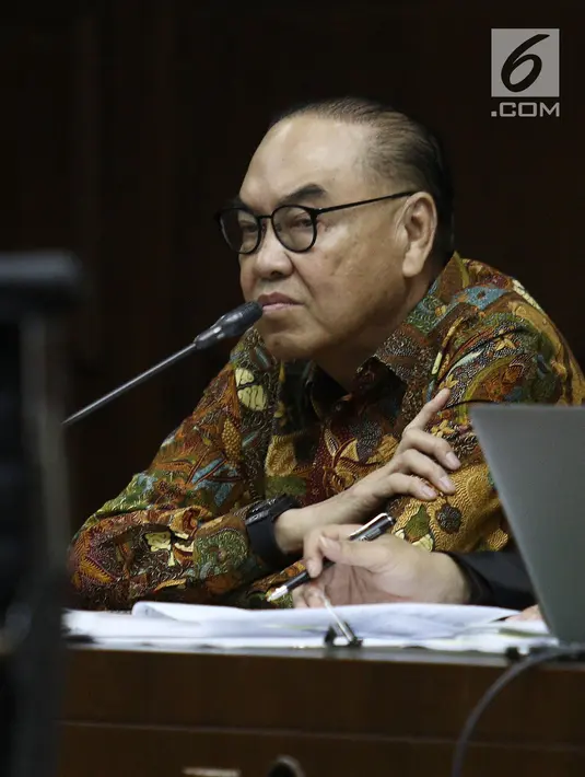 Terdakwa Johannes Budisutrisno Kotjo menjalani sidang lanjutan kasus PLTU Riau-1 di Pengadilan Tipikor Jakarta, Kamis (11/10). Hari ini terdakwa Johannes Budisutrisno Kotjo menjalani persidangan pemeriksaan saksi. (Liputan6.com/Herman Zakharia)