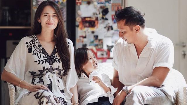 potret baby bump sabai morscheck