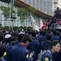 Mahasiswa dari Universitas Trisakti melakukan aksi unjuk rasa di kawasan Patung Kuda Arjuna Wijaya, Jakarta Pusat, Kamis (29/10/2026). (Foto: Liputan6.com/