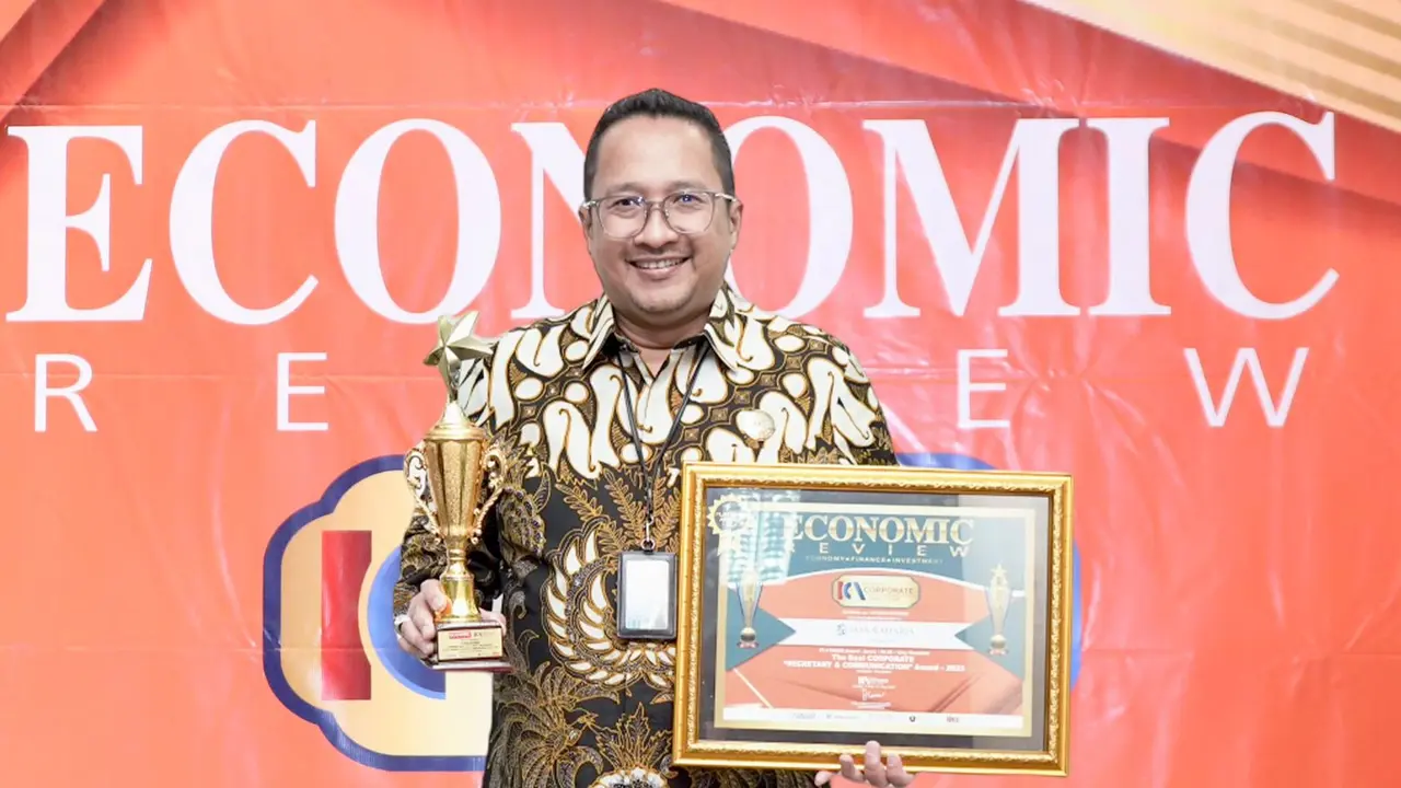 Corporate Secretary Jasa Raharja Harwan Muldidarmawan berhasil meraih penghargaan sebagai The Best Corporate Secretary & Communication 2023 Category Insurance Company, dengan level ‘Platinum’ (Very Excelent) (Istimewa)